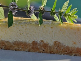 CHEESE CAKE